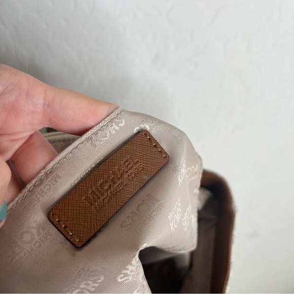 Michael Kors Jet Set Travel Large Tote Signature Logo Vanilla - Picture 9 of 10